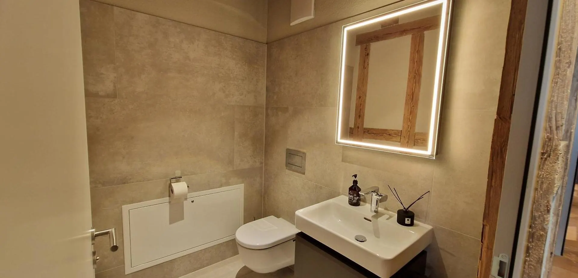 Visionary Hospitality Bassersdorf, Zuerich - Premium Apartments In Swiss Style With Free Parking, Washer, Kitchen, Terrace, Vaulted Cellar Event Room, 15' City & Airport