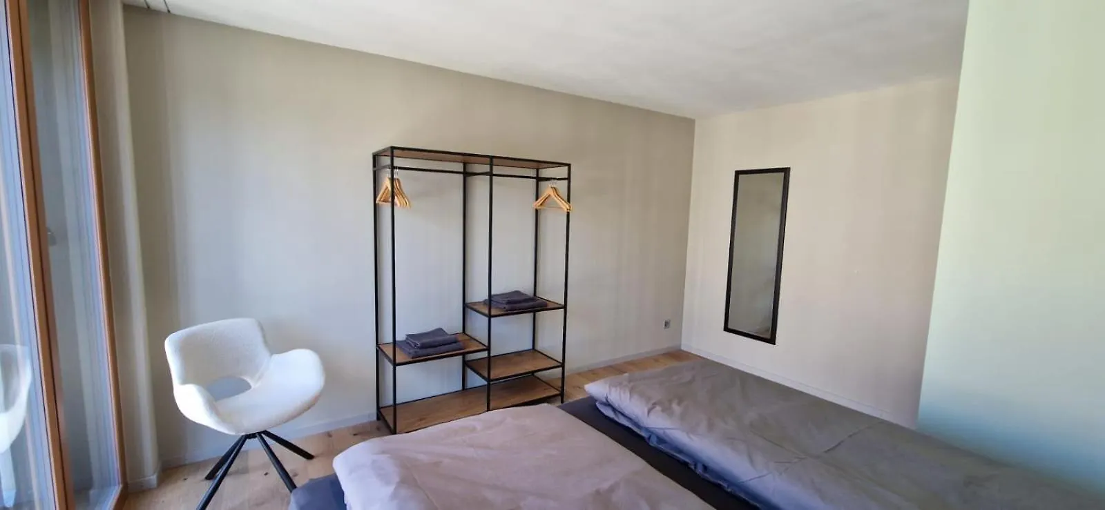 Visionary Hospitality Bassersdorf, Zuerich - Premium Apartments In Swiss Style With Free Parking, Washer, Kitchen, Terrace, Vaulted Cellar Event Room, 15' City & Airport 0*, Bassersdorf Schweiz