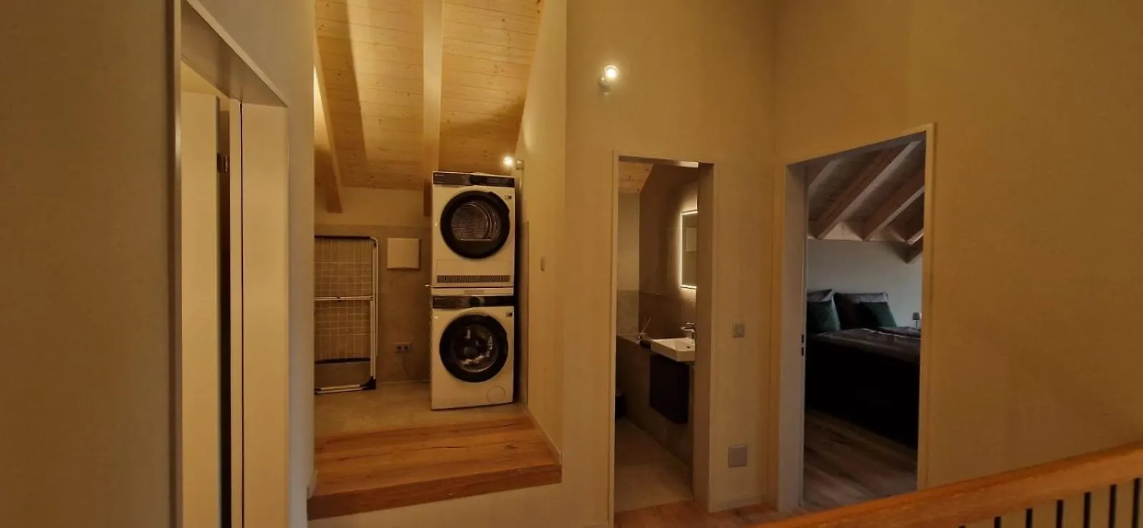 Visionary Hospitality Bassersdorf, Zuerich - Premium Apartments In Swiss Style With Free Parking, Washer, Kitchen, Terrace, Vaulted Cellar Event Room, 15' City & Airport  Bassersdorf
