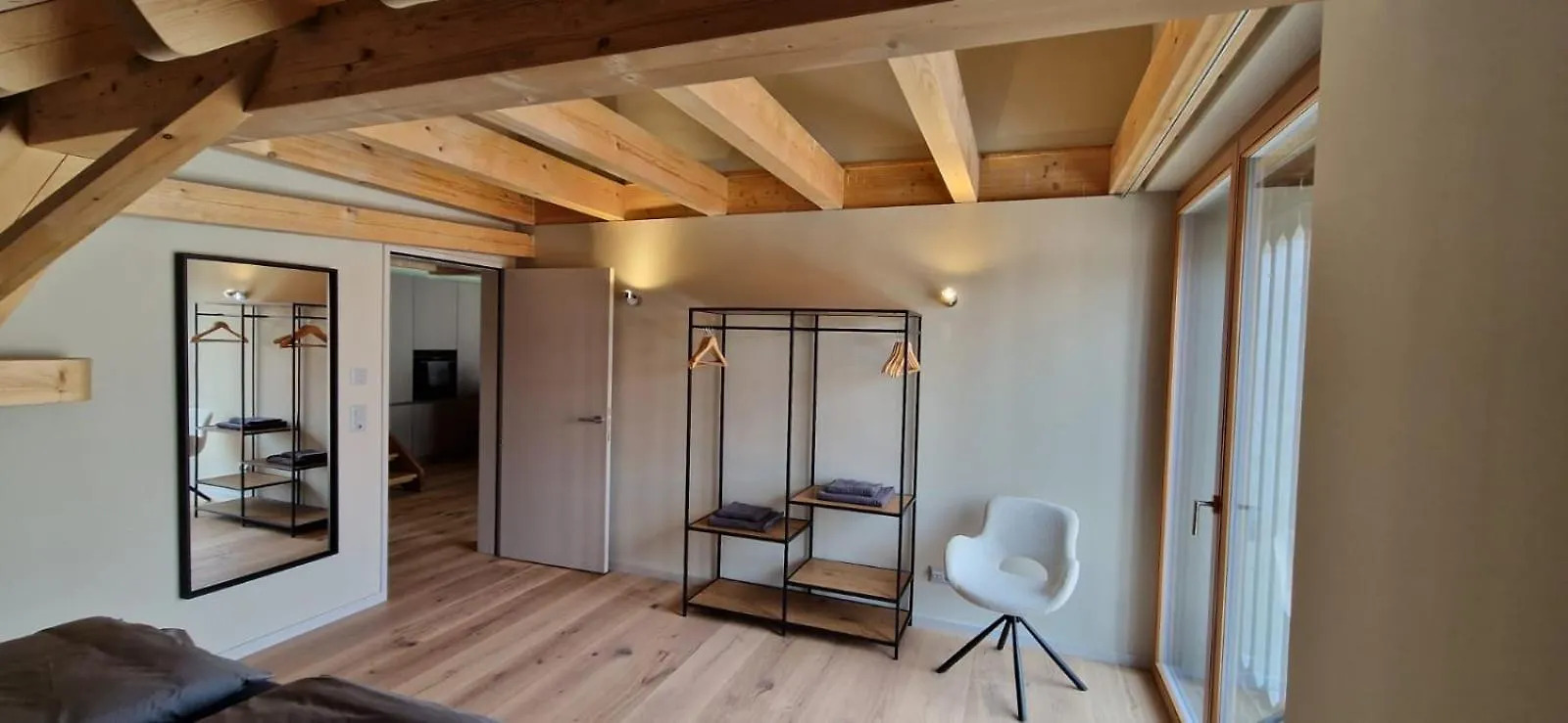 Visionary Hospitality Bassersdorf, Zuerich - Premium Apartments In Swiss Style With Free Parking, Washer, Kitchen, Terrace, Vaulted Cellar Event Room, 15' City & Airport Schweiz