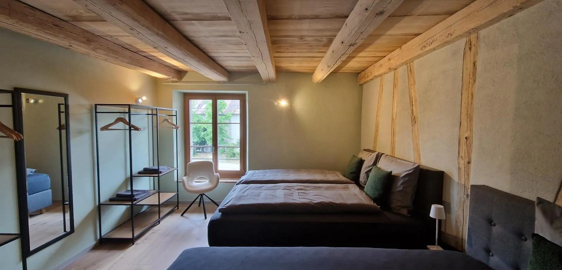 Visionary Hospitality Bassersdorf, Zuerich - Premium Apartments In Swiss Style With Free Parking, Washer, Kitchen, Terrace, Vaulted Cellar Event Room, 15' City & Airport