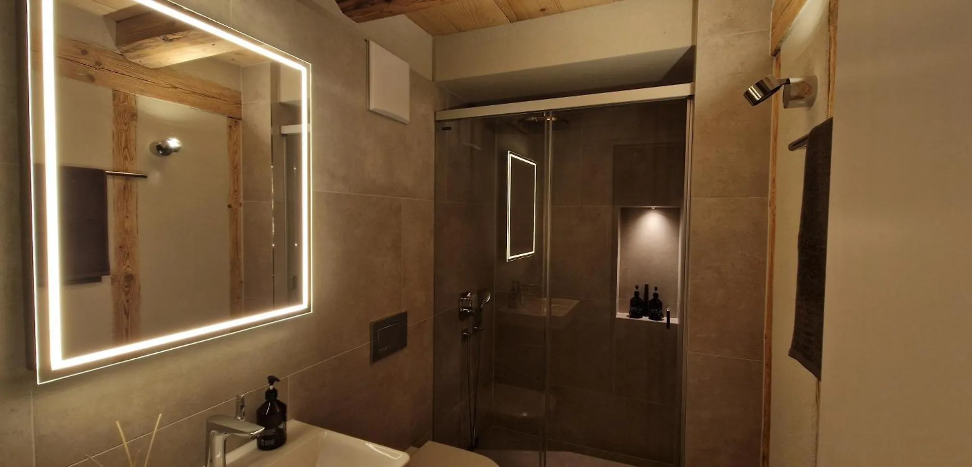 Visionary Hospitality Bassersdorf, Zuerich - Premium Apartments In Swiss Style With Free Parking, Washer, Kitchen, Terrace, Vaulted Cellar Event Room, 15' City & Airport