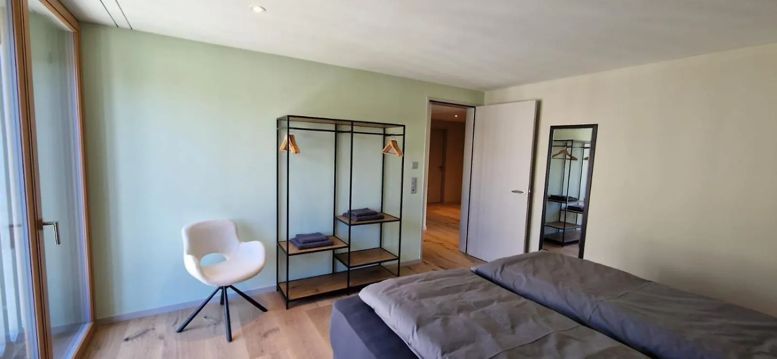 Visionary Hospitality Bassersdorf, Zuerich - Premium Apartments In Swiss Style With Free Parking, Washer, Kitchen, Terrace, Vaulted Cellar Event Room, 15' City & Airport  Bassersdorf